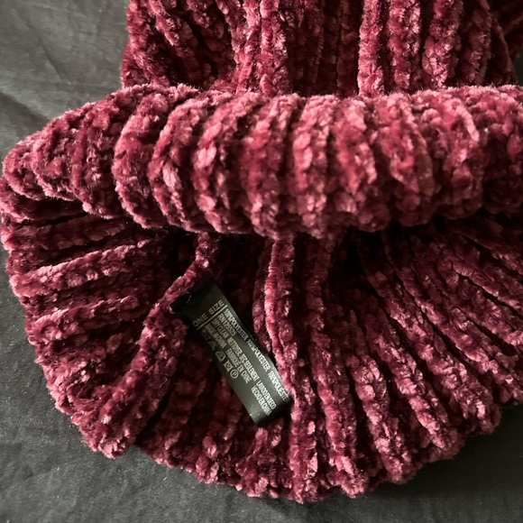 Women’s Hat - Picture 3 of 3